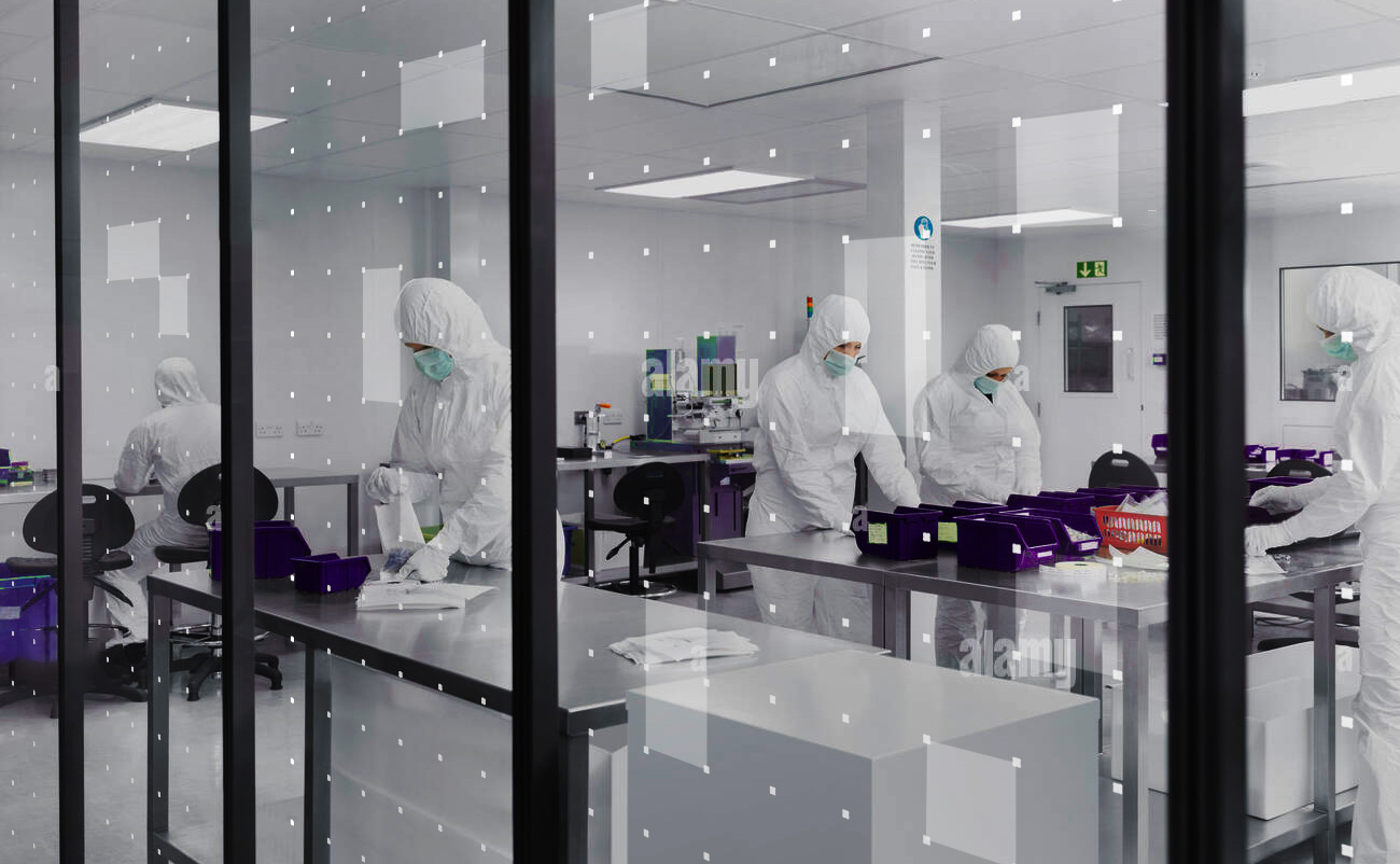 Ascend_Scientists-working-in-lab-CNR6A3